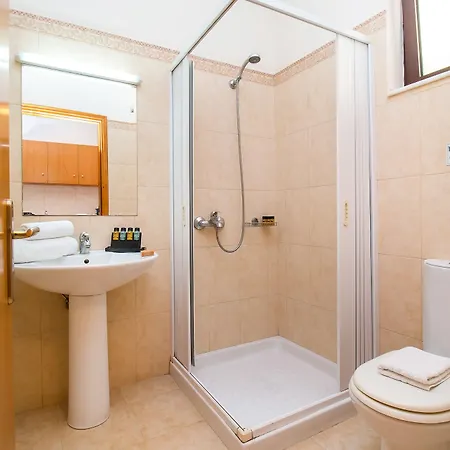 Stavros Melathron Apartman *
